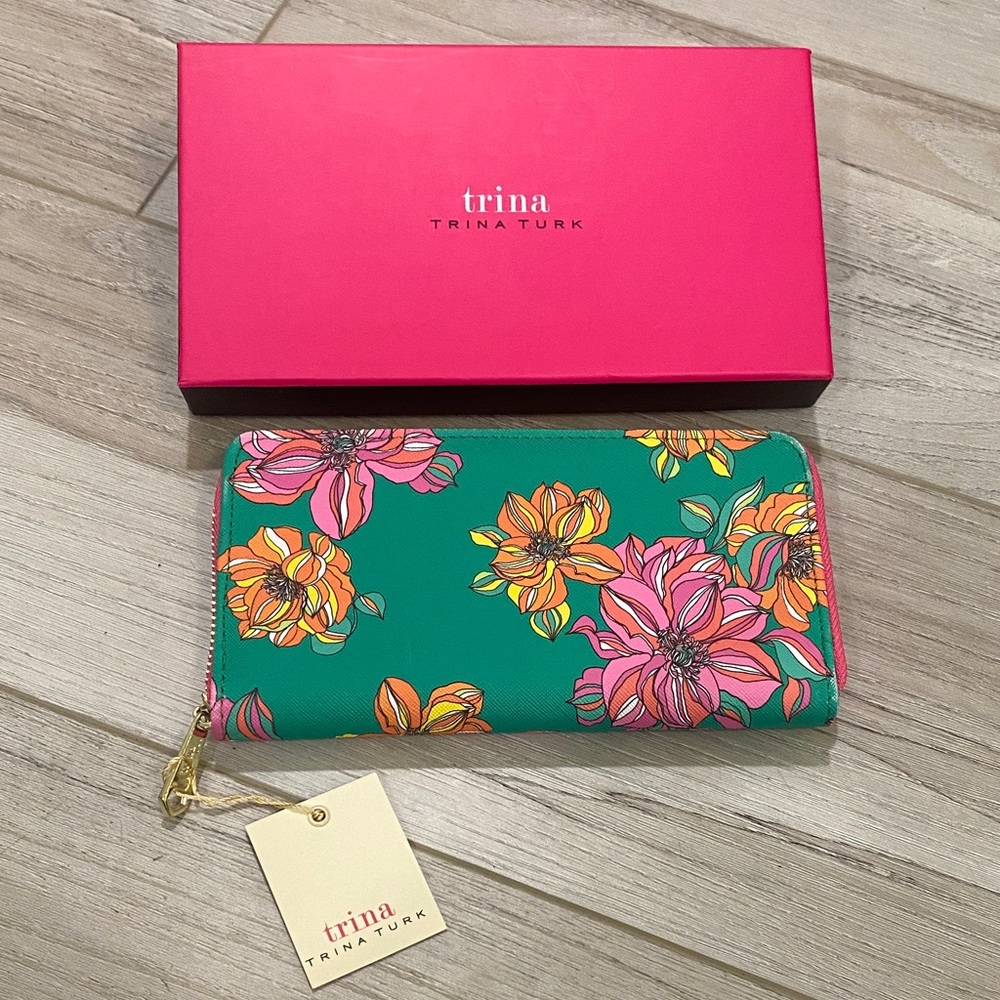 Trina Turk Vibrant Floral Wallet NEW NIB